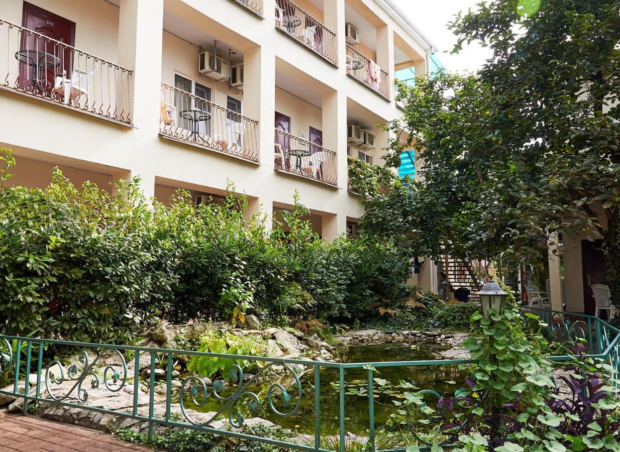 Marco Club Hotel Gagra Esterno foto